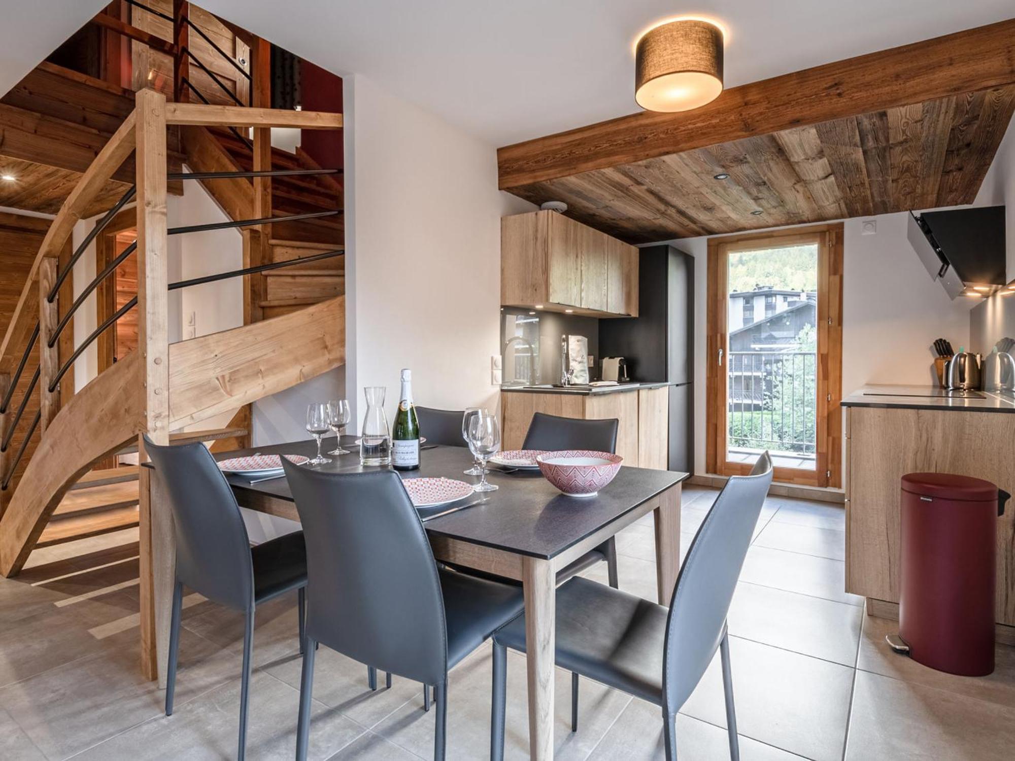 Duplex Centre Pour 6 Avec Balcon Et Garage - Fr-1-343-248